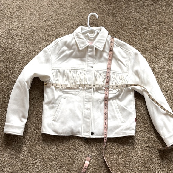 Levi's White Jacket with Cropped Length and Classic Collar - Picture 8 of 11